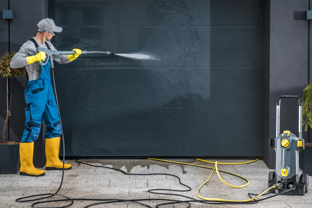 How to Choose the Right Commercial Pressure Washing Company