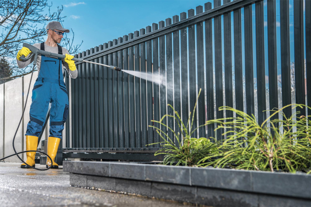 Why Choose a Professional Power Washer Over DIY