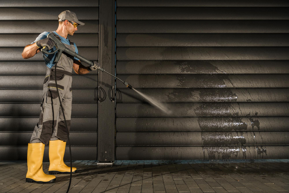 ROI of Pressure Washing Your Orlando Business