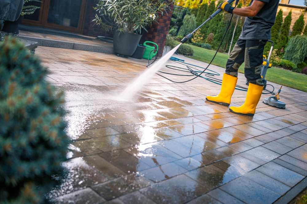 When to Pressure Wash Your Orlando Home