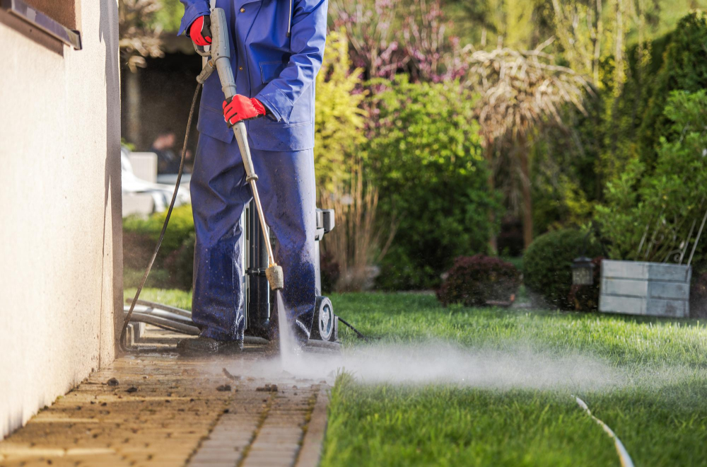 How to pressure wash your Orlando home: A step-by-step guide