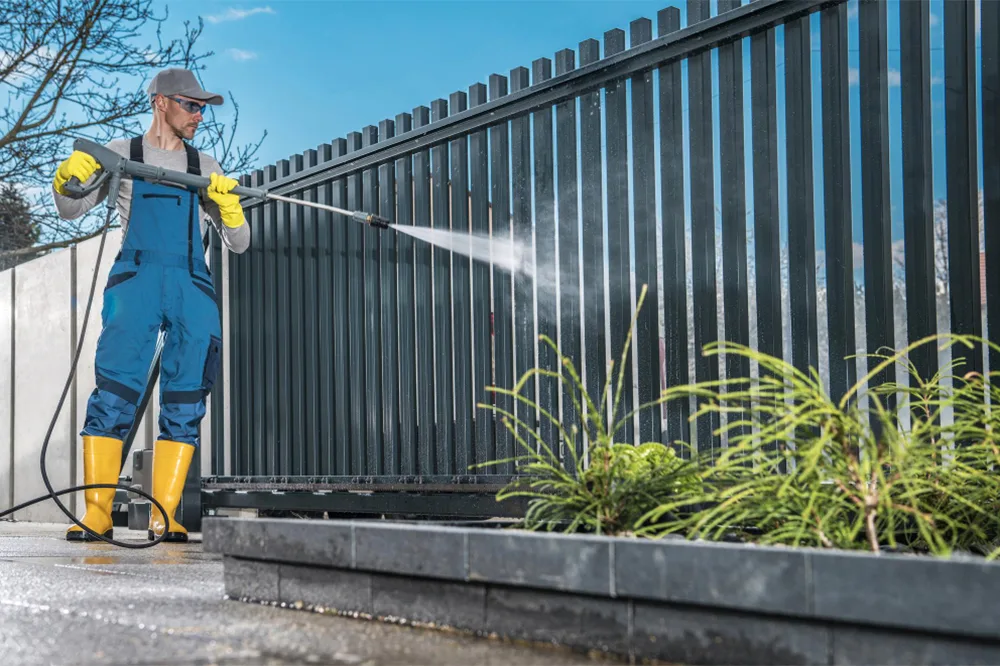Why Choose a Professional Power Washer Over DIY