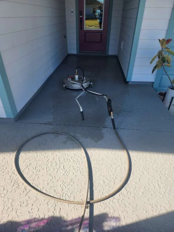 Is Your Curb Appeal Fading? Top Signs Your Orlando Home Needs Washing