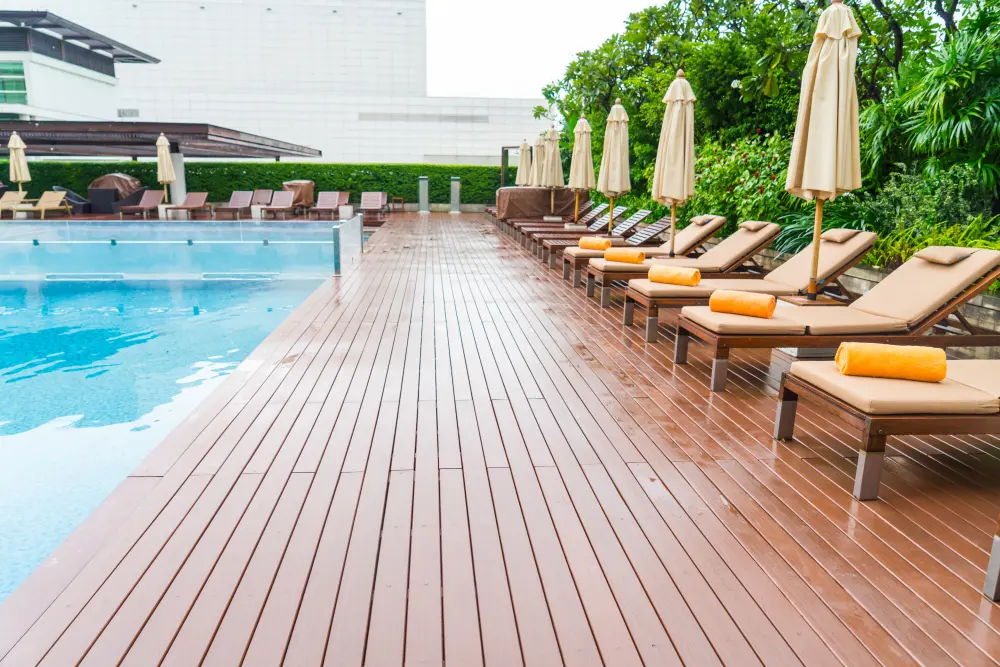 Clean and safe pool deck in Orlando